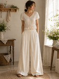 Elegant trousers with lace details