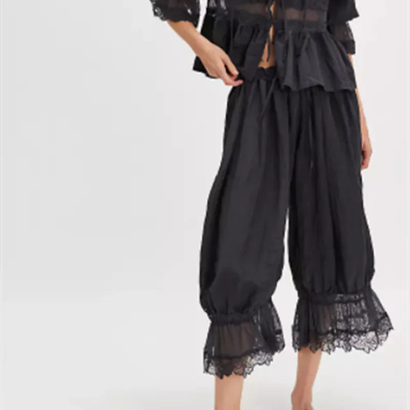 Bloomers med spetsvolanger