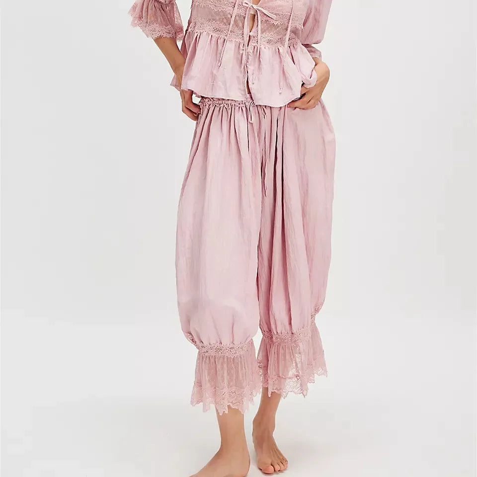 Bloomers med spetsvolanger